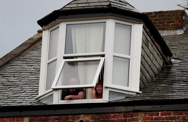 Warga Inggris Takut...