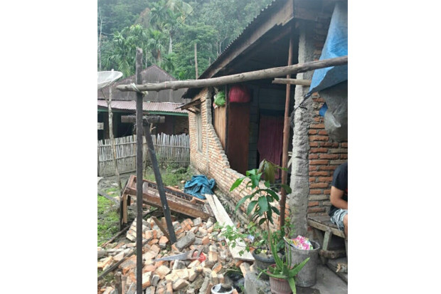 Dampak Gempa Padanglawas,...