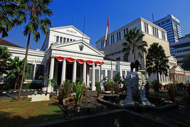 Peringati Hardiknas,...
