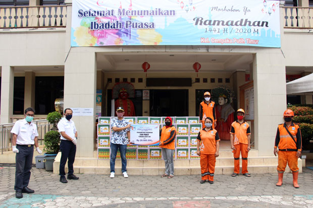 PT KAI Bagikan 900 Paket...