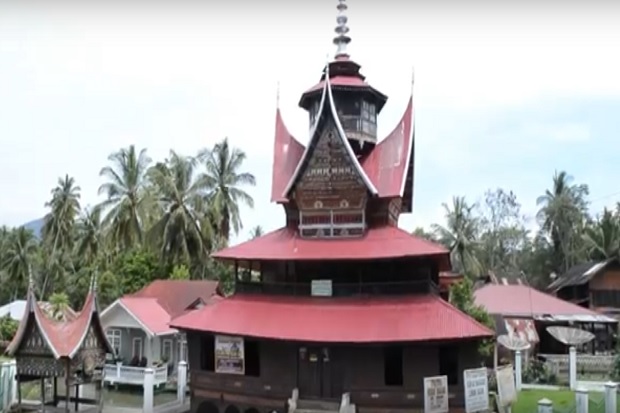 Surau Lubuk Bauk, Antara...