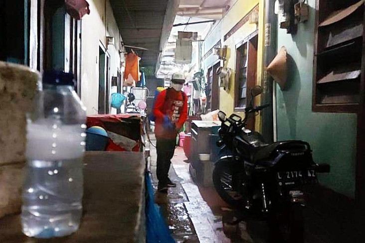 Relawan Ini Semprot...