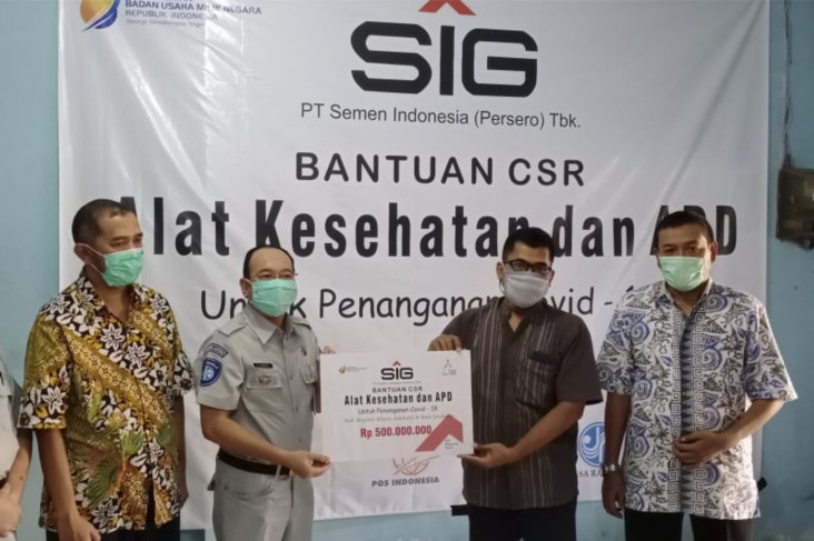 SIG Serahkan Bantuan...