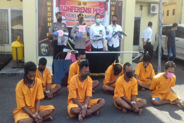 Kabur Saat Ditangkap,...