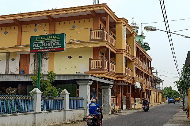 Mencetak Santri Jadi...