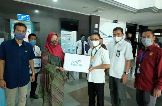 PLN Sumbang 20 Unit...