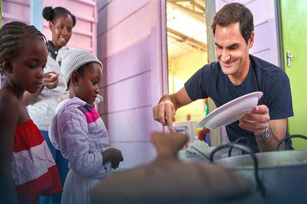 Federer Donasi Makan...