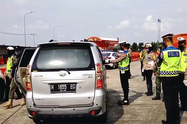Bandel, Tujuh Mobil...