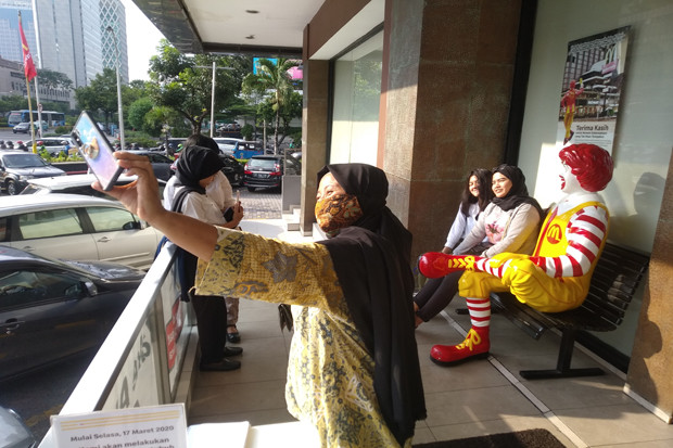Semua Kisah di McD Sarinah,...