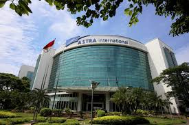 Astra Serahkan Bantuan...