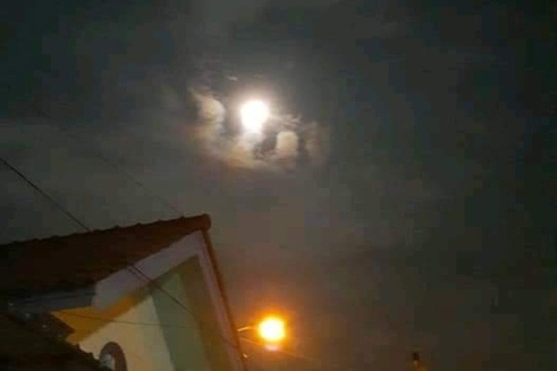 Viral, Awan Membentuk...