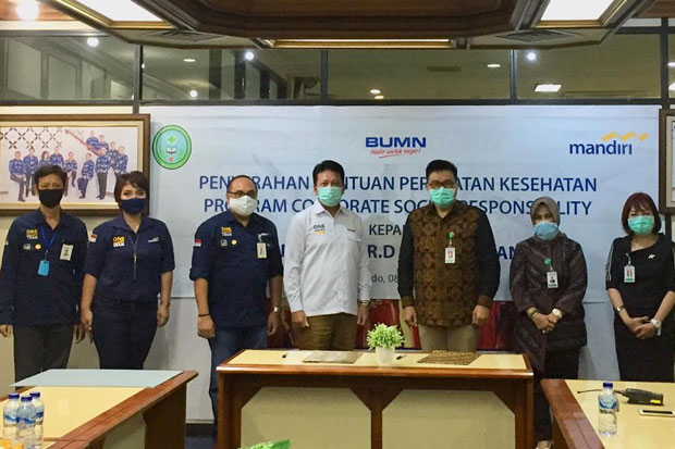 Bank Mandiri Beri Bantuan...