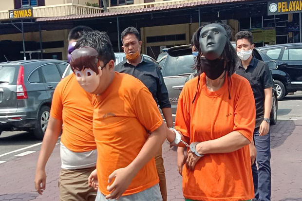 Menolak Diajak Bersetubuh,...
