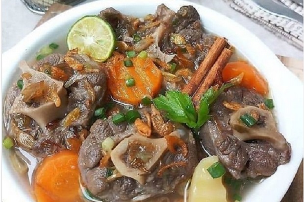 Sop Buntut: Menu Istimewa...