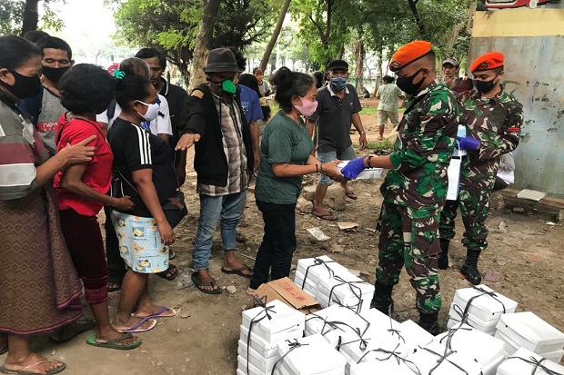 Paskhas TNI AU Salurkan...