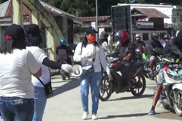 Aksi Heroik Ibu-ibu...