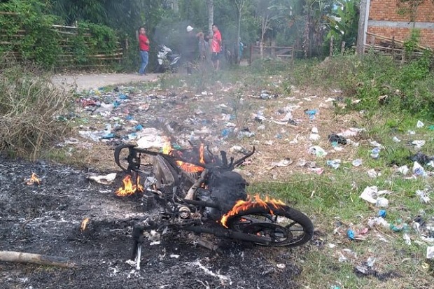 Penjambret Kabur, Warga...