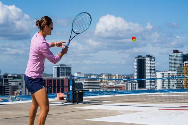 Barty Bermain Tenis...