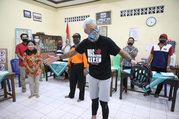 Mengintip Program Jogo...