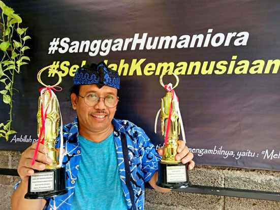 25 Tahun Melayani, Humaniora...