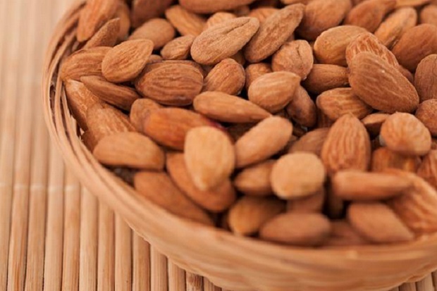 Almond Jadi Cemilan...