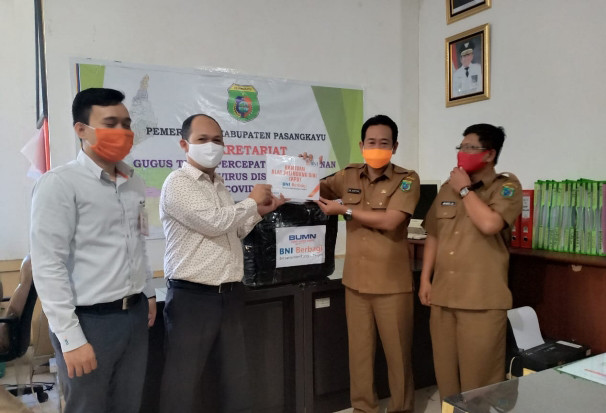 Pemkab Pasangkayu Terima...
