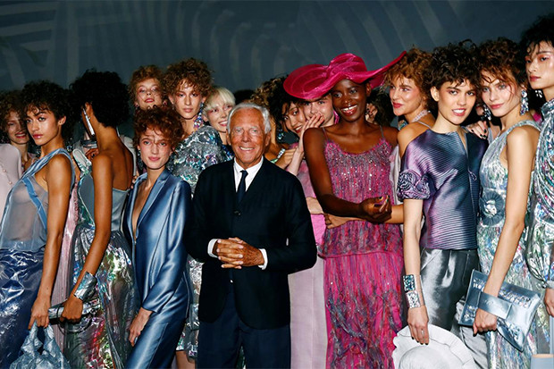 Giorgio Armani Umumkan...