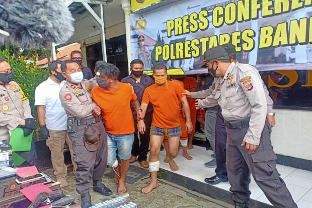 Baru Sebulan Bebas,...