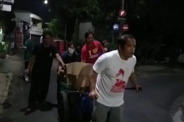 Gunakan Gerobak, Ketum...