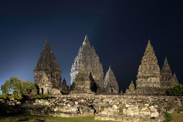 Menjelajahi Situs Warisan...