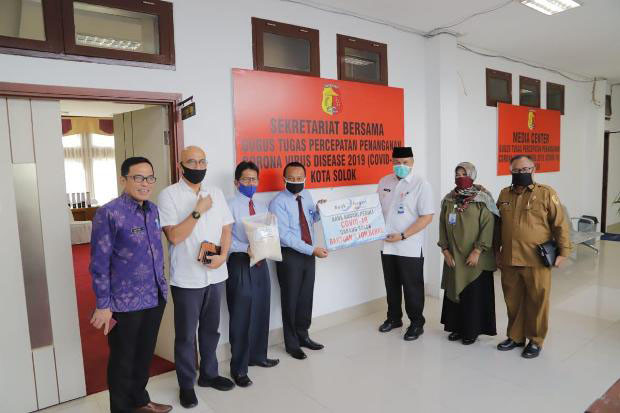 Bank Nagari Serahkan...