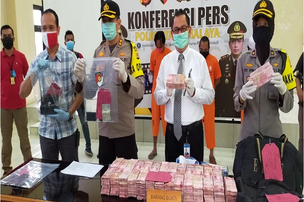 29.600 Lembar Uang Palsu...