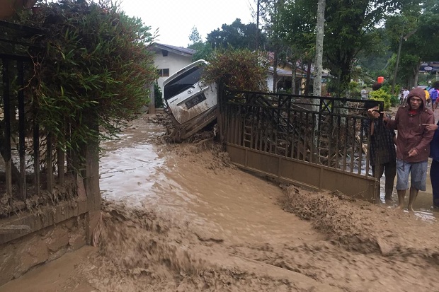 Lebak Banjir, Satu Jembatan...