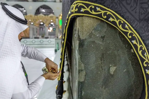 Kabah dan Hajar Aswad...