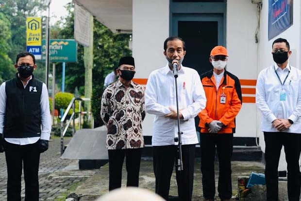 Jokowi Pantau Penyaluran...