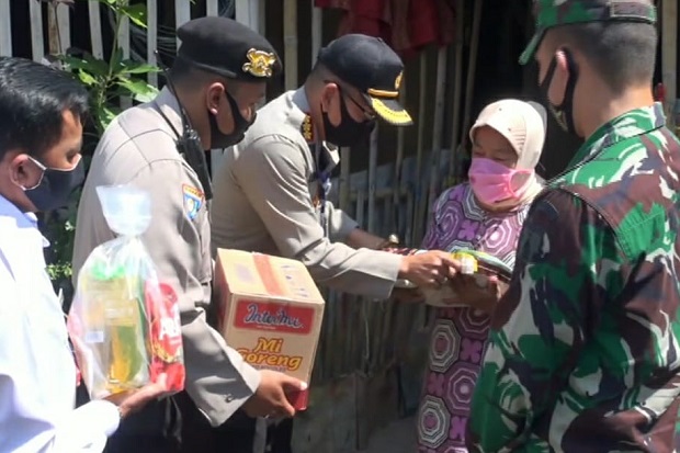 TNI-Polri Bahu-membahu...