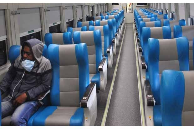 Kereta Luar Biasa, Ketika...