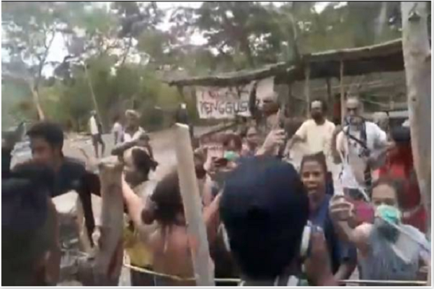 Viral, Video Emak-emak...