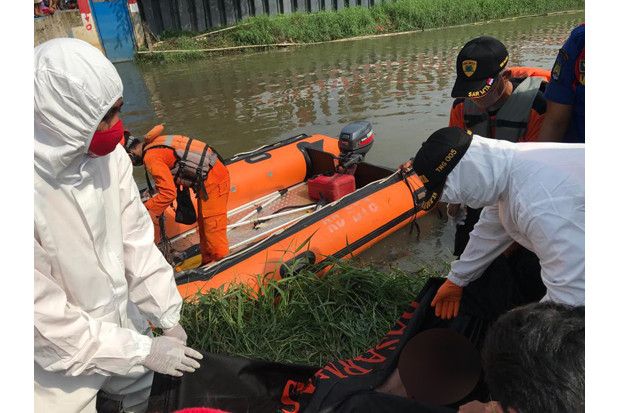 2 Hari Tenggelam di...
