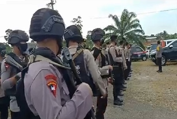 Brimob Dikerahkan Tangkap...
