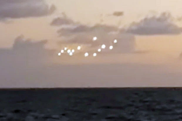 Video, Pemburu Alien...