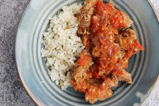 Gurihnya Nasi Daun Jeruk...