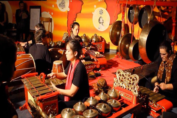 Melanggengkan Aura Gamelan...
