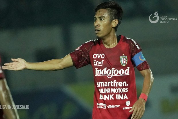 Usai Merumput, Kapten...