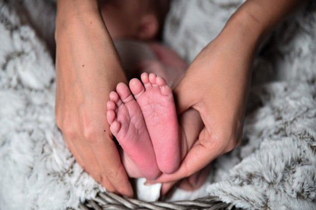 Bayi 8 Bulan Berstatus...