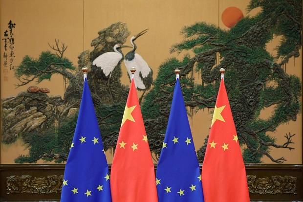 UE: China Coba Pecah...