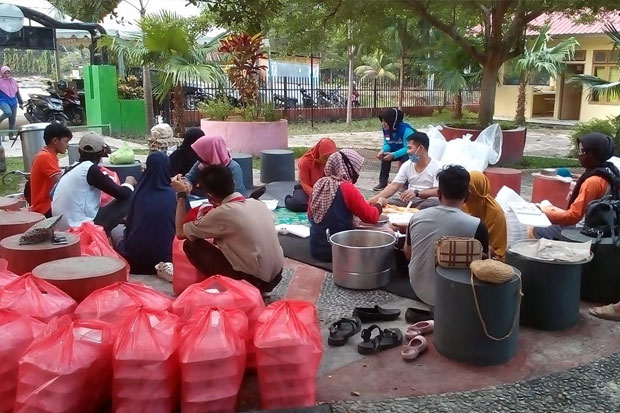 Indah Minta Dirikan...