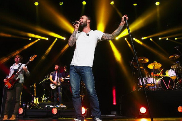 Maroon 5 Tunda Tur Konser...