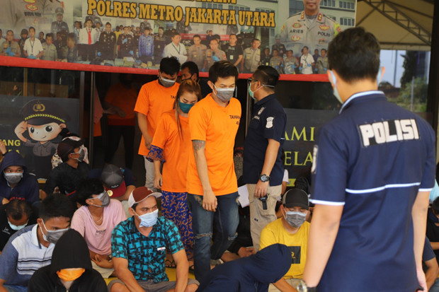 Nekat Beroperasi, PSK...