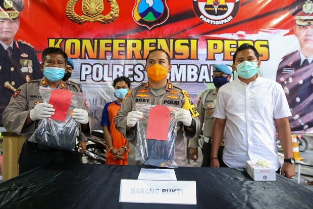 Pemuda Asal Surabaya...
